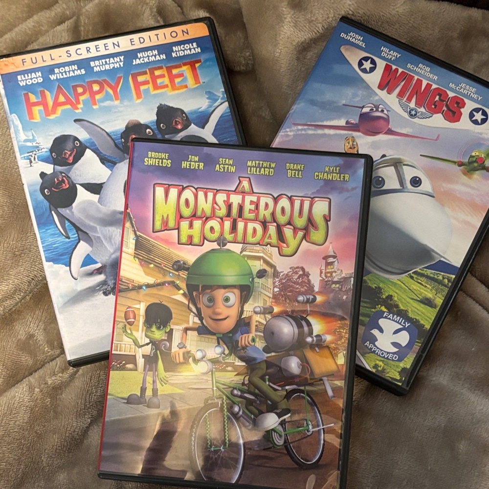 Animated DVD Collection: Happy Feet, Wings, Monstrous Holiday🌻